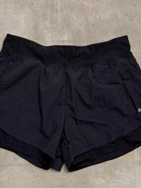 Black Layer 8 shorts - Size M